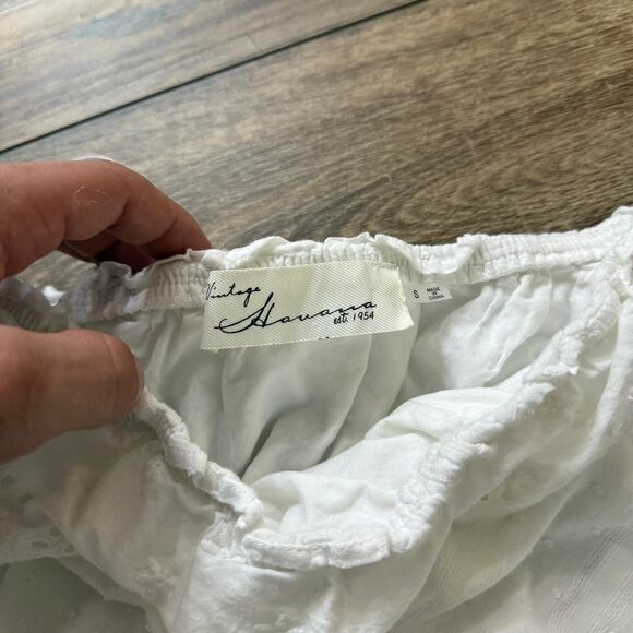 VINTAGE HAVANA One Shoulder Eyelet Vacation Small Women's White Crop Top Blouse - Picture 3 of 3